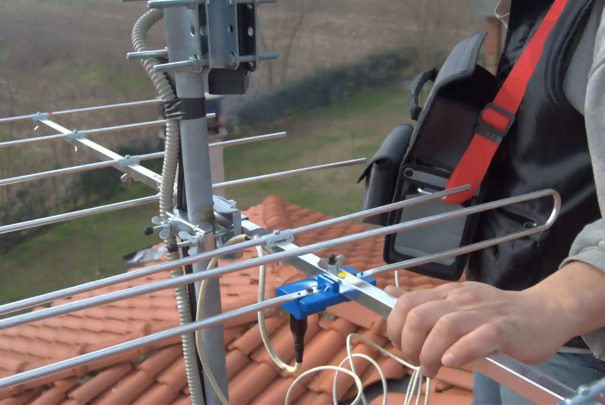 TV Antenna Installers Near Me: 5 Reasons Why You Shouldn't DIY